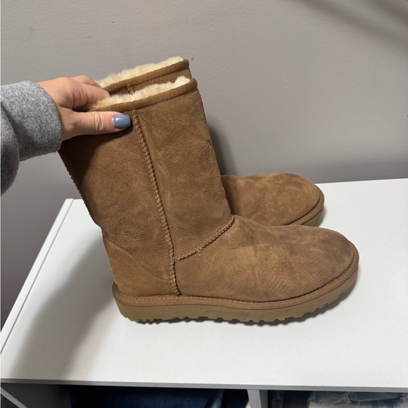 Women’s Classic Short UGG boots - size 8 - Picture 1 of 8